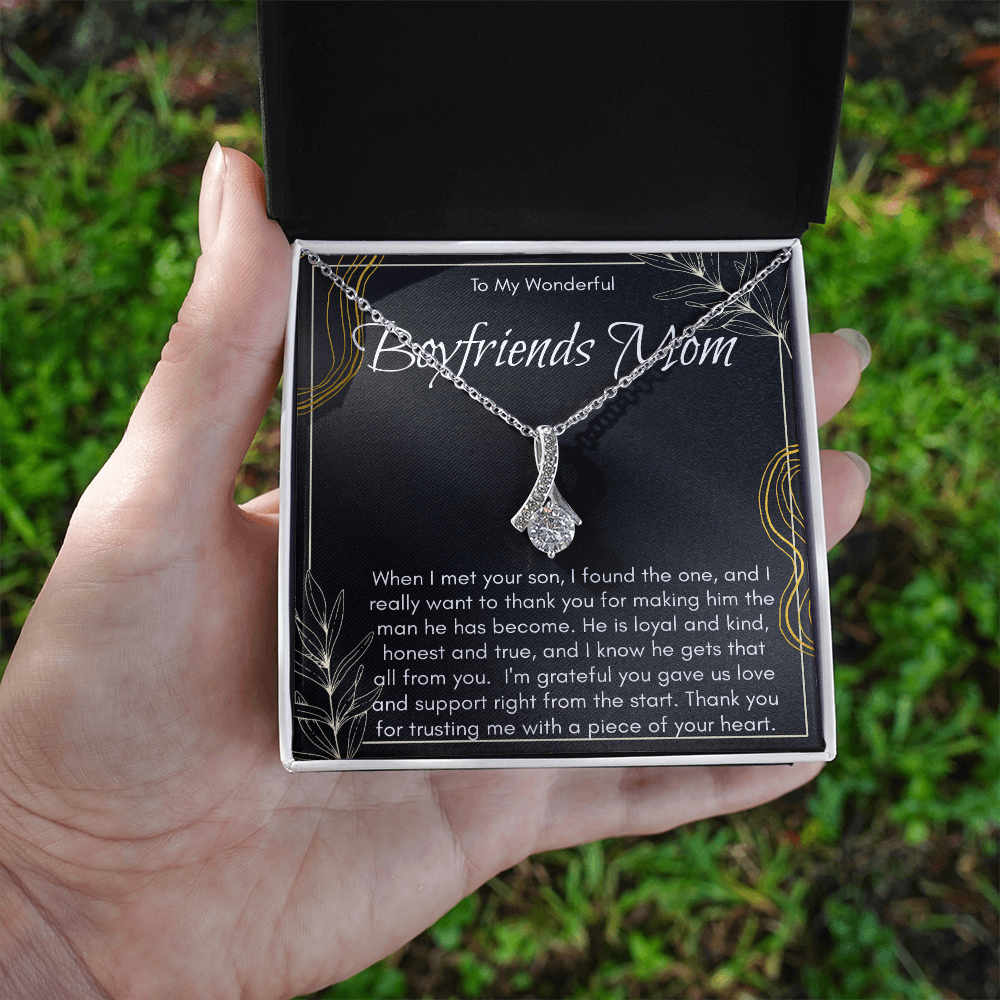 Gift Necklace For Boyfriends Mom