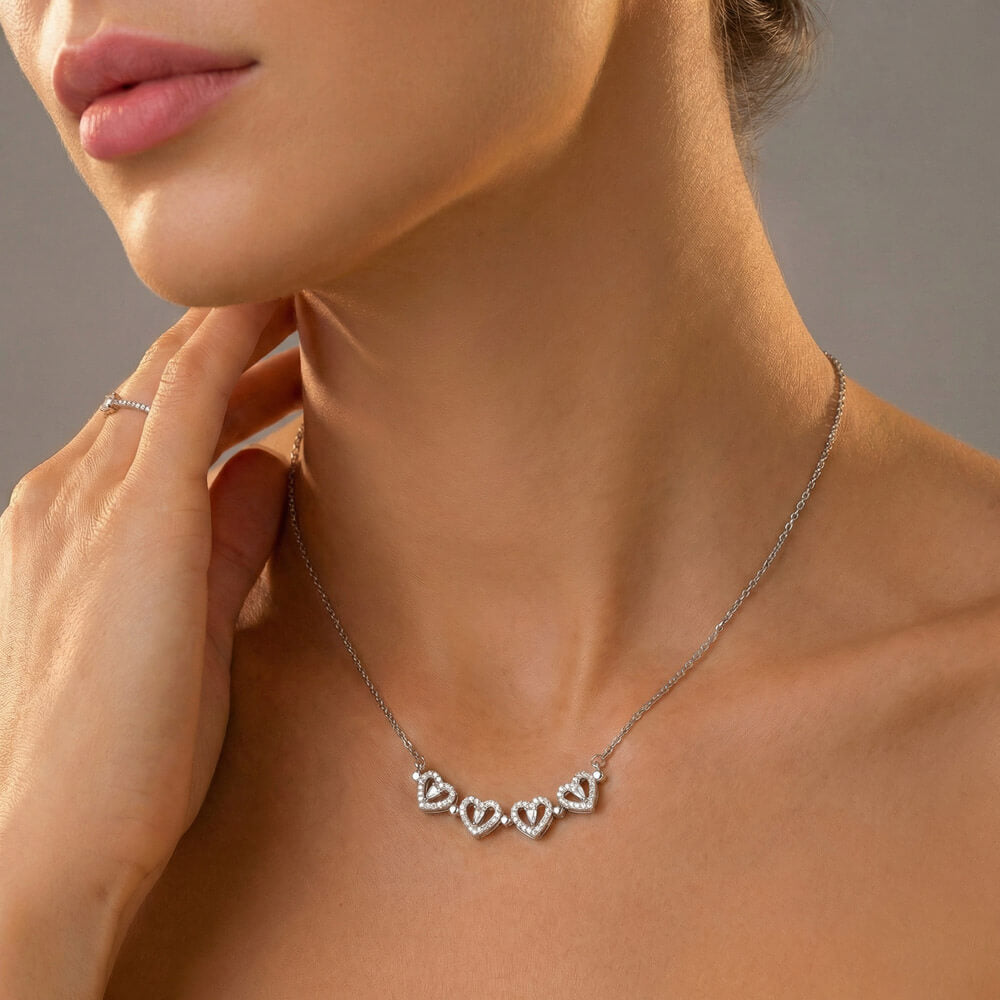 To My Amazing Mom – Magnetic Hearts Lucky Clover Necklace