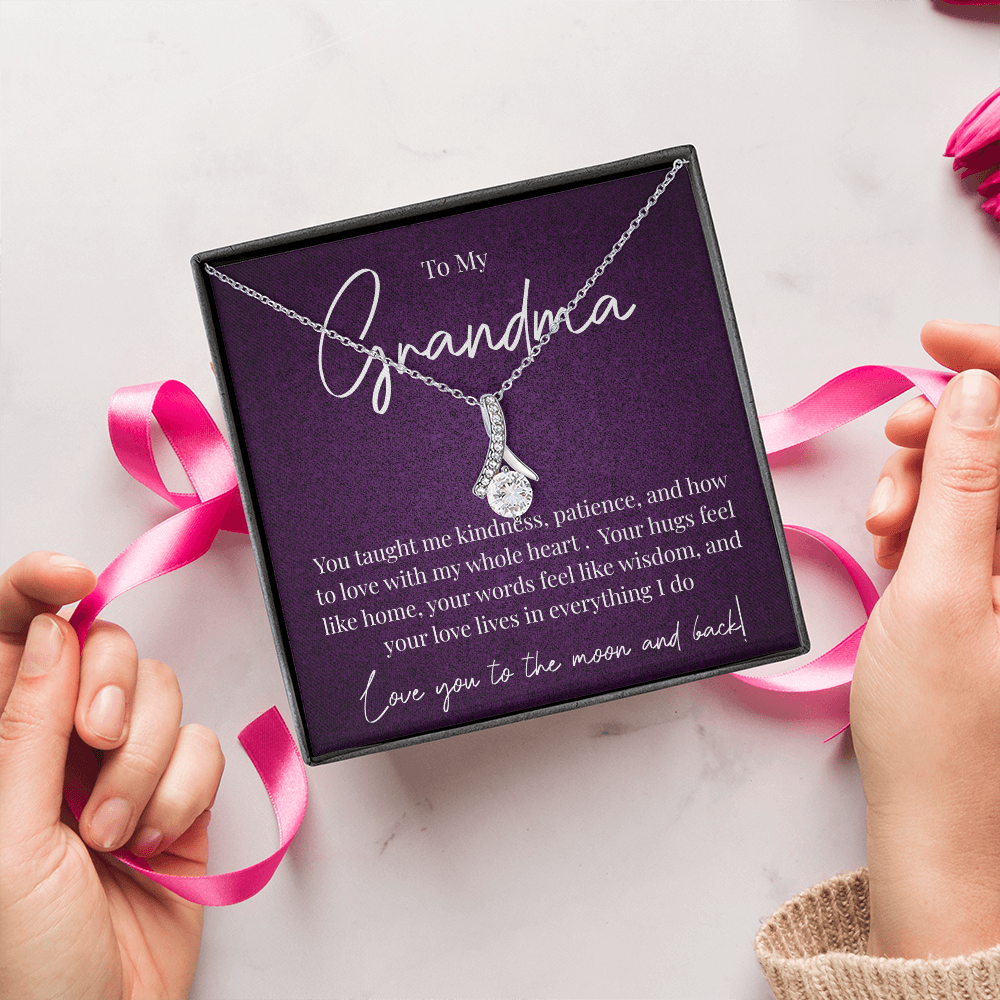 Heartfelt Grandma Necklace — A Message She'll Treasure Forever