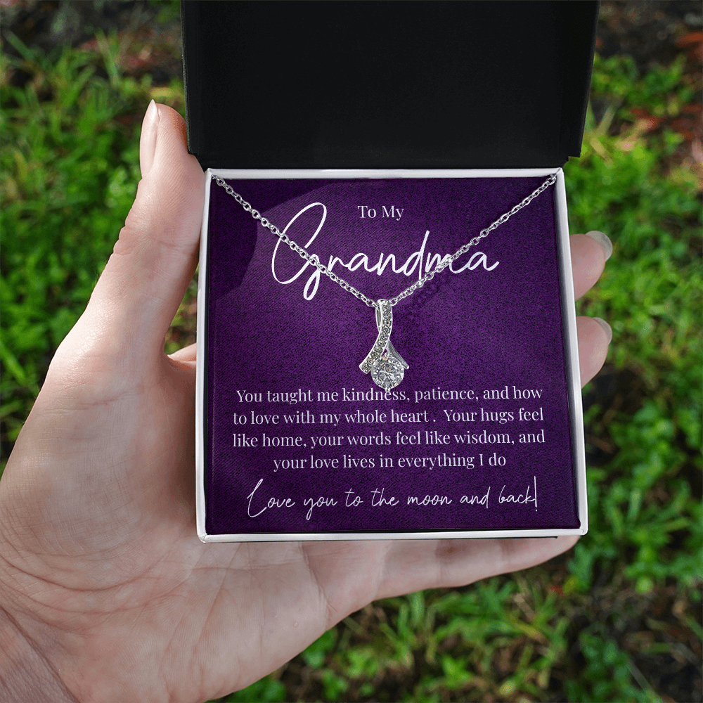 Heartfelt Grandma Necklace — A Message She'll Treasure Forever